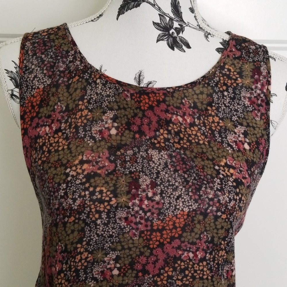 Floral Tank - Picture 2 of 8